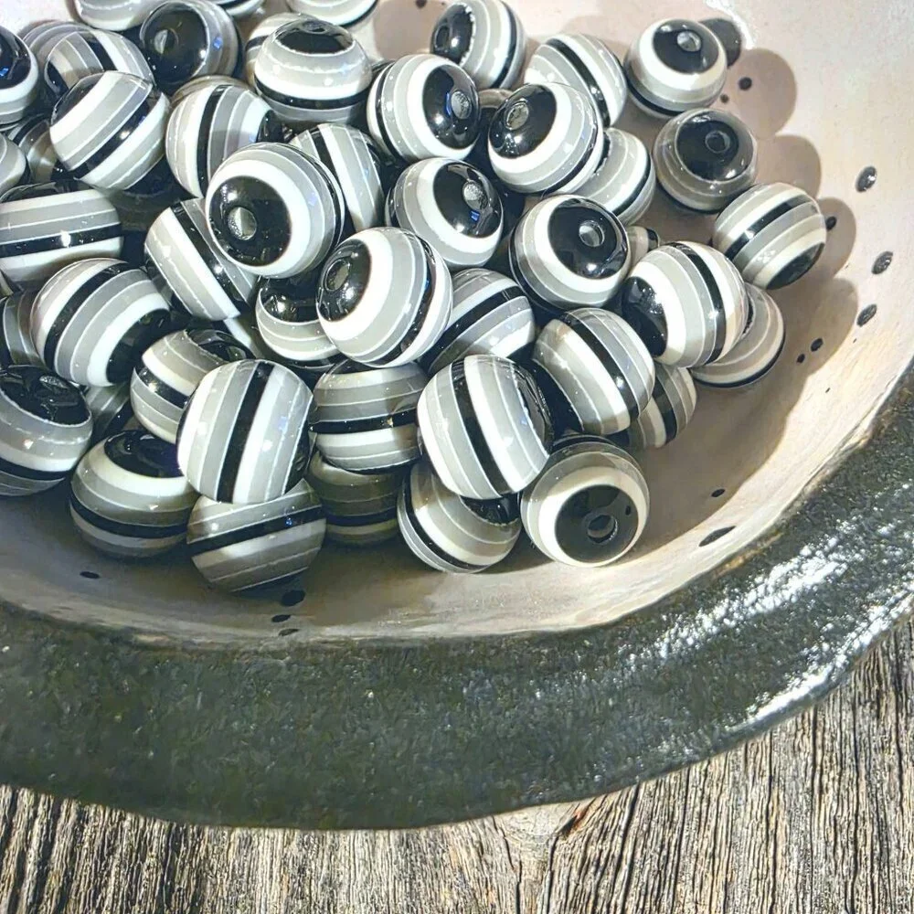 Vintage 70s Lucite Acrylic Striped 12mm Round Black White Beads 10 pcs